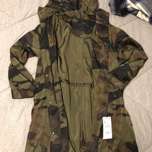 BNWT women’s Zara camo lightweight jacket M